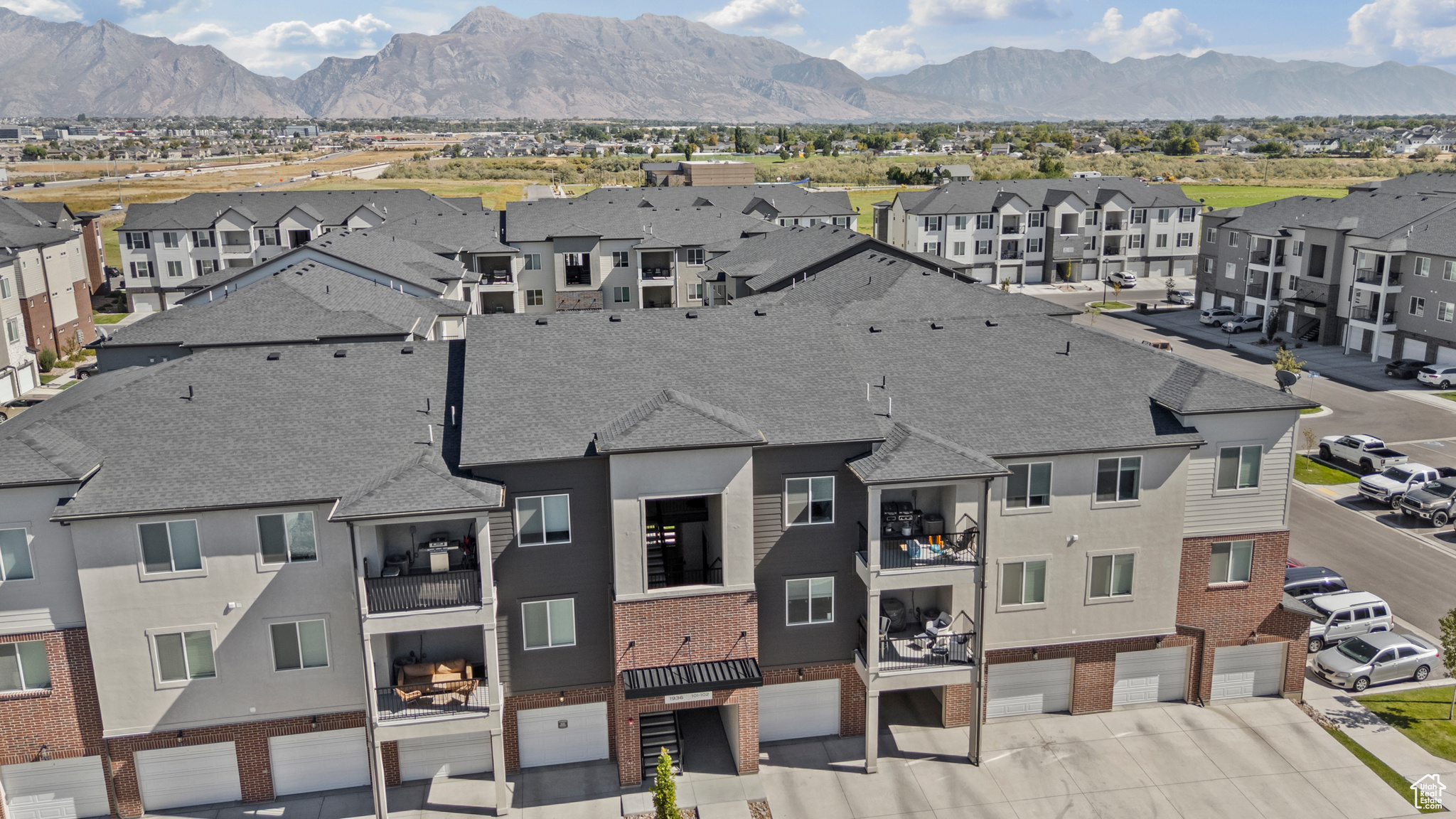 TIMP POINT CONDO - Residential