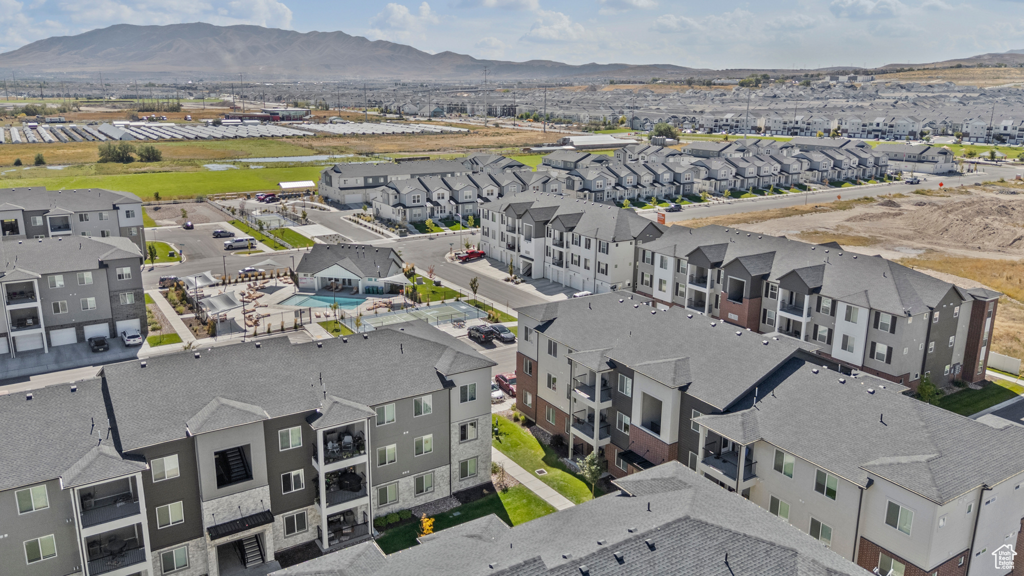 TIMP POINT CONDO - Residential