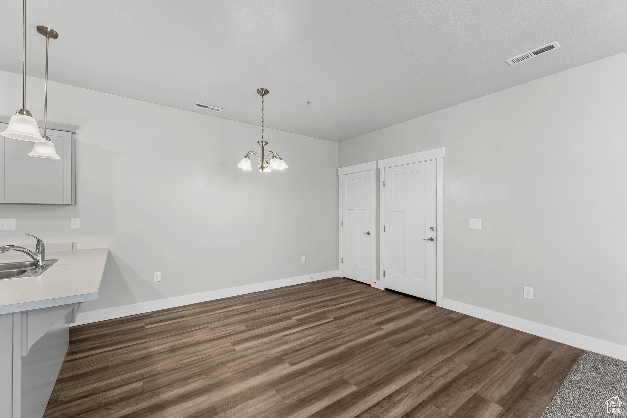 TIMP POINT CONDO - Residential