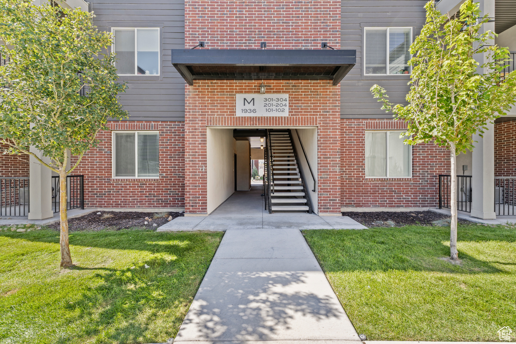 TIMP POINT CONDO - Residential