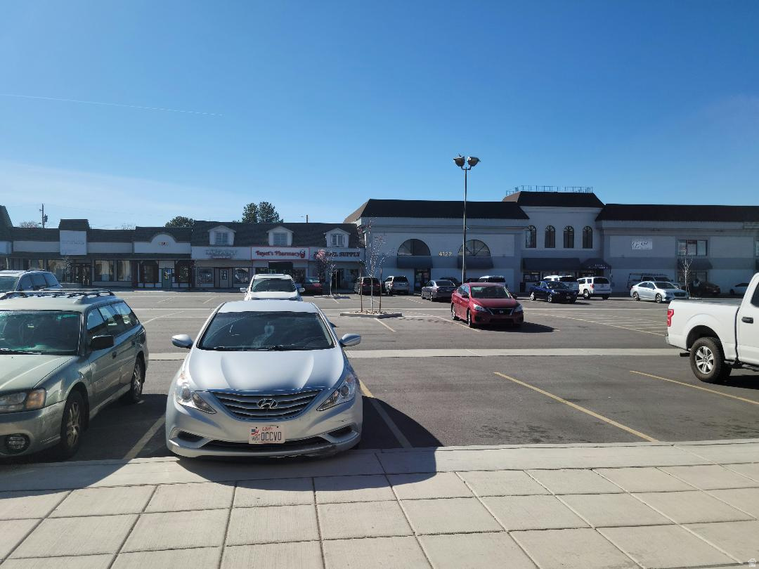 CARRIAGE SQUARE - Commercial Sale