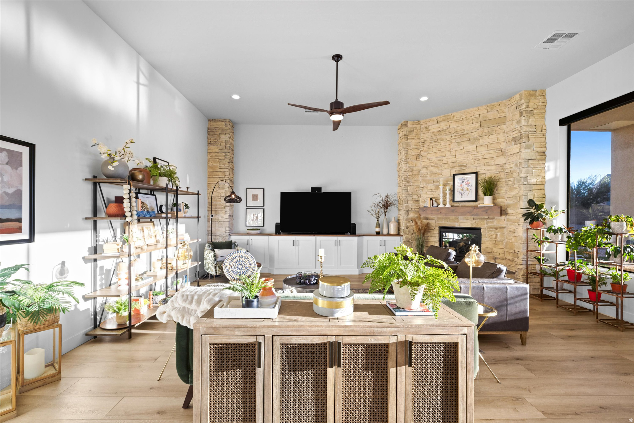 THE LEDGES FISH ROCK PH 2 - Residential