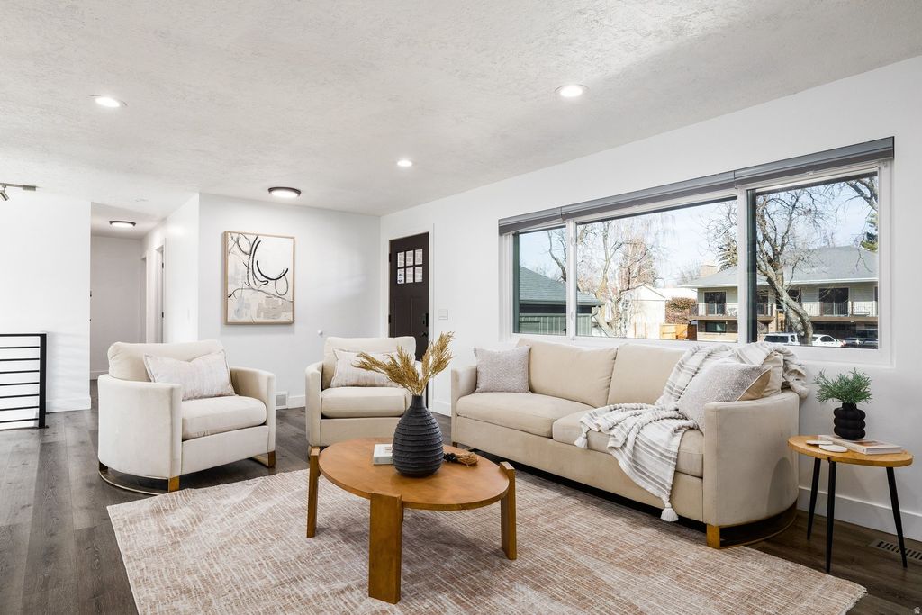 Photo of 340 E BRAHMA DR, Salt Lake City, UT 84107 (MLS # 2132411)