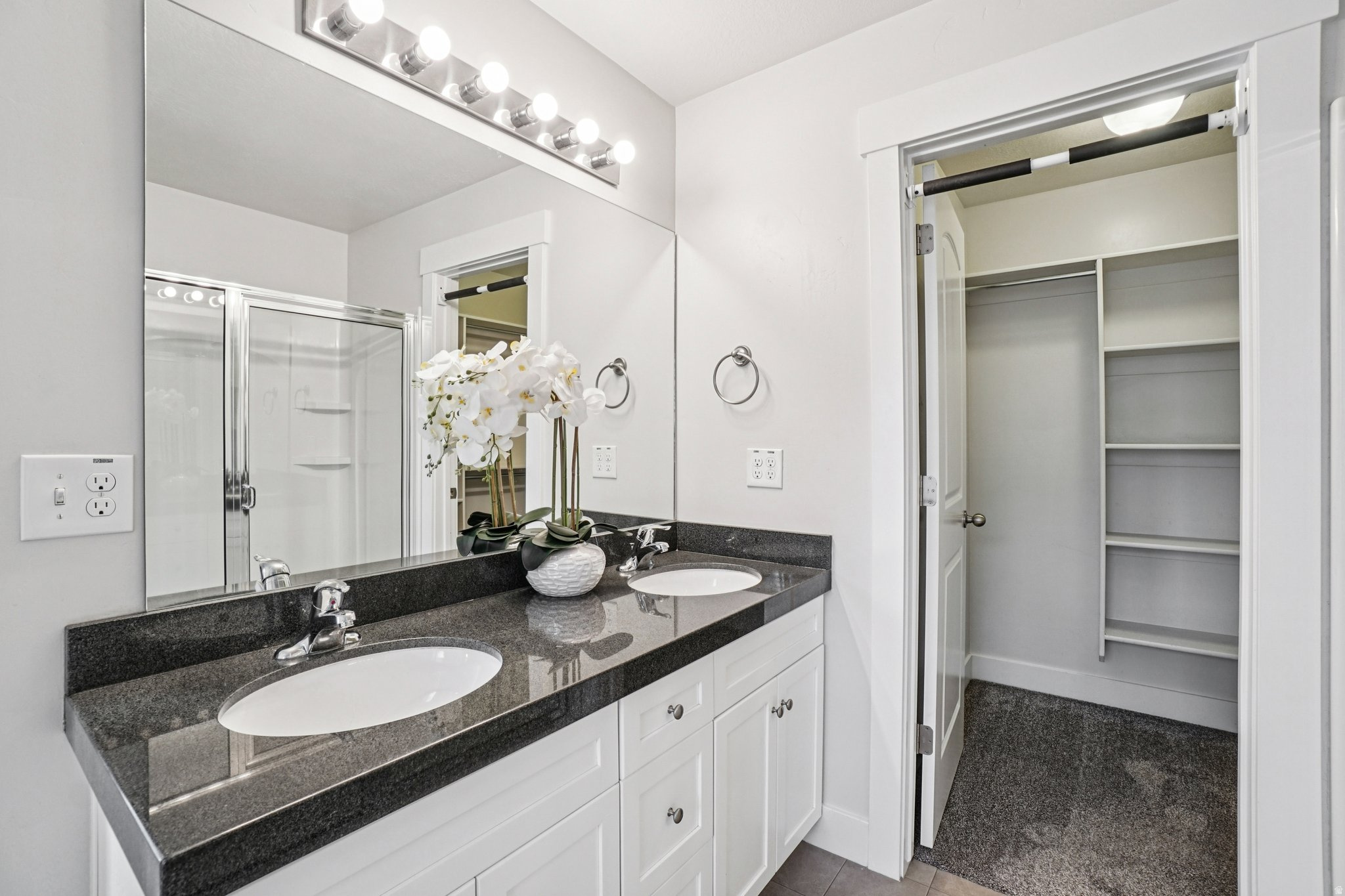 CARLISLE PLACE - Residential