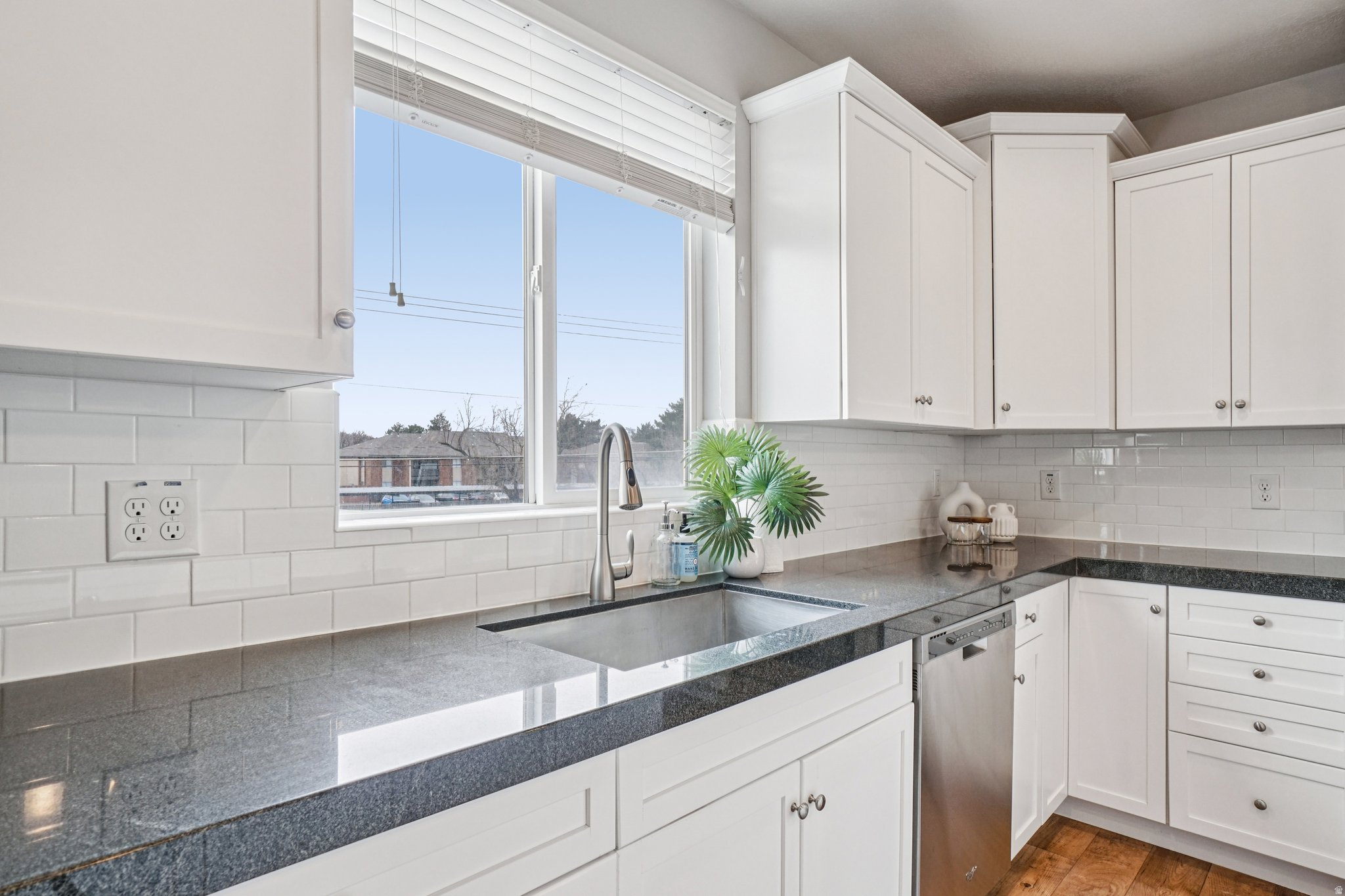 CARLISLE PLACE - Residential