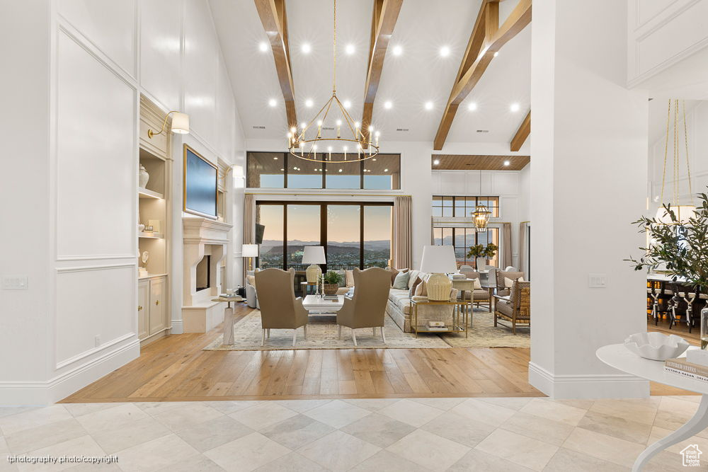 BANDED HILLS - Residential