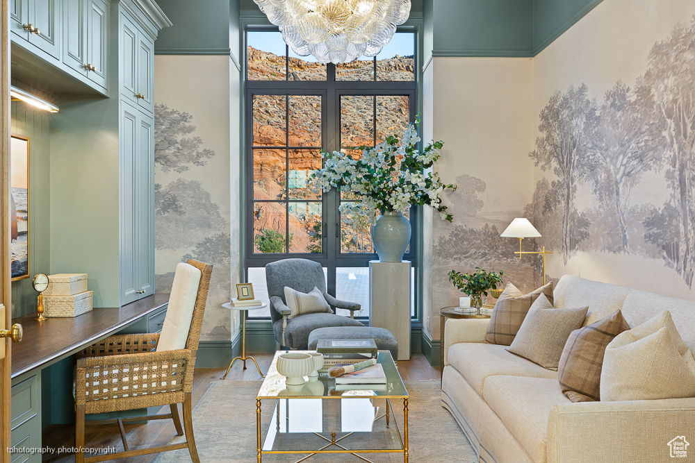 BANDED HILLS - Residential