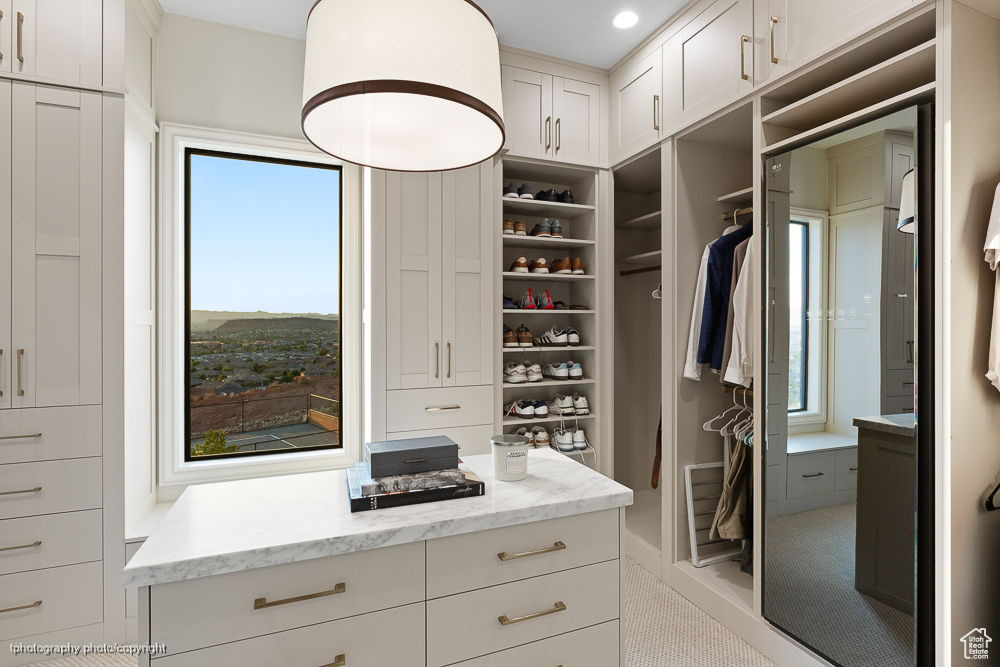 BANDED HILLS - Residential