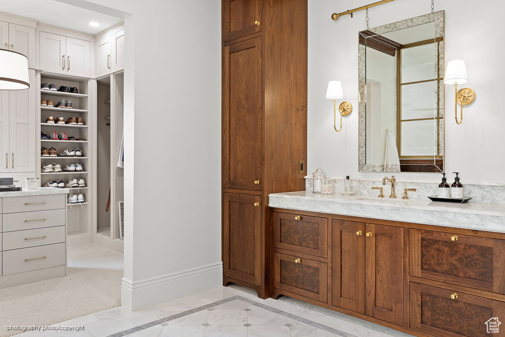 BANDED HILLS - Residential