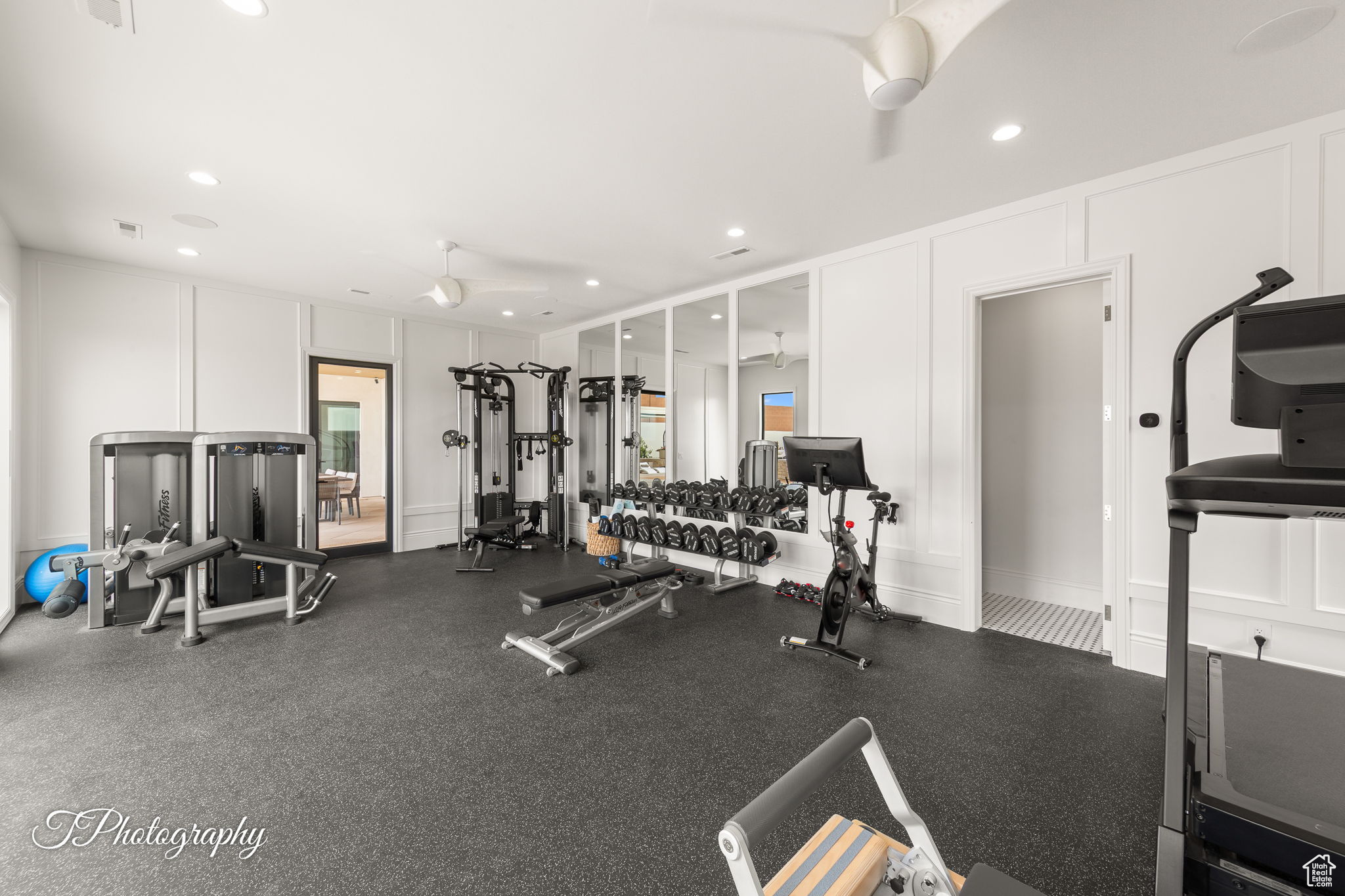 BANDED HILLS - Residential