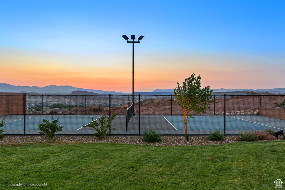 BANDED HILLS - Residential