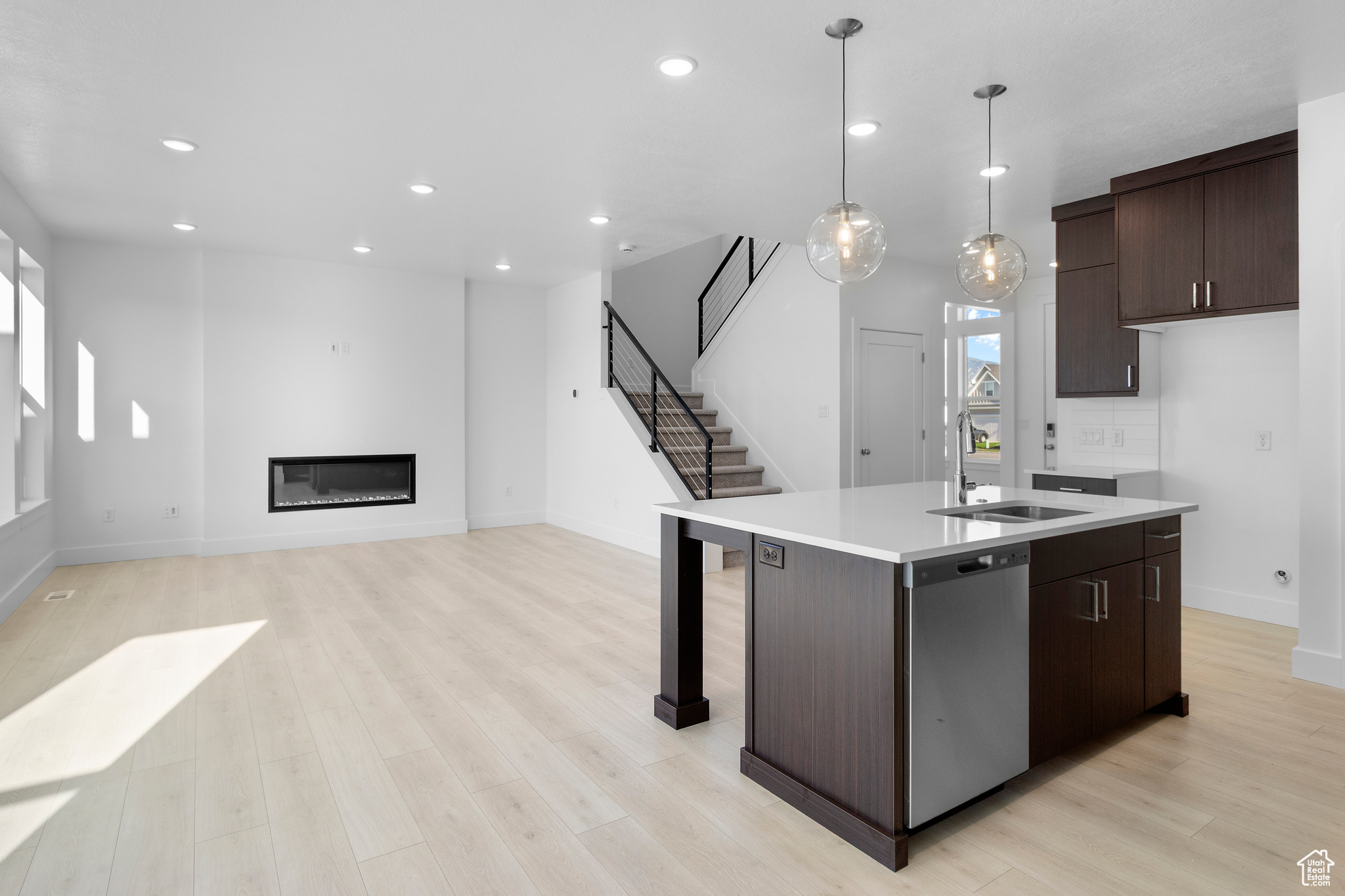 RIVERS EDGE - Residential