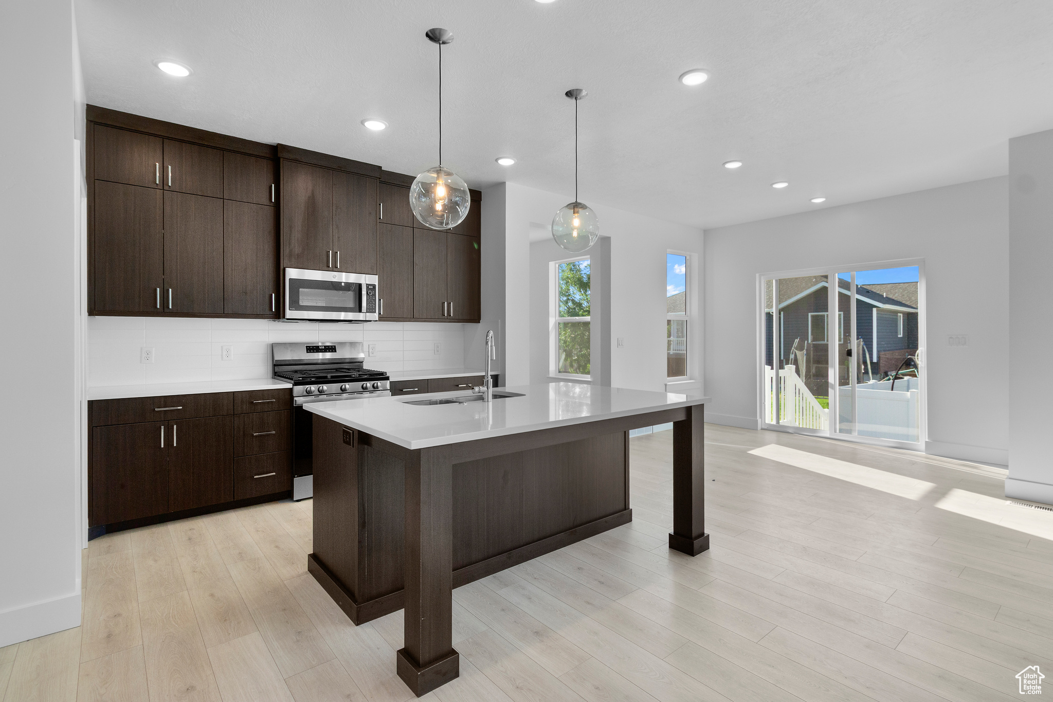 RIVERS EDGE - Residential