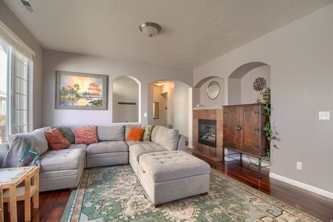 Tiny photo for 124 BIRMINGHAM LN, North Salt Lake, UT 84054 (MLS # 2147194)