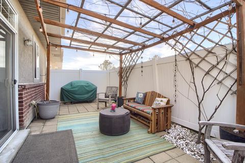 Tiny photo for 124 BIRMINGHAM LN, North Salt Lake, UT 84054 (MLS # 2147194)