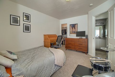 Tiny photo for 124 BIRMINGHAM LN, North Salt Lake, UT 84054 (MLS # 2147194)