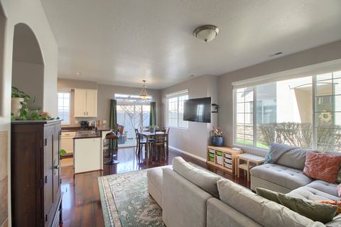 Tiny photo for 124 BIRMINGHAM LN, North Salt Lake, UT 84054 (MLS # 2147194)