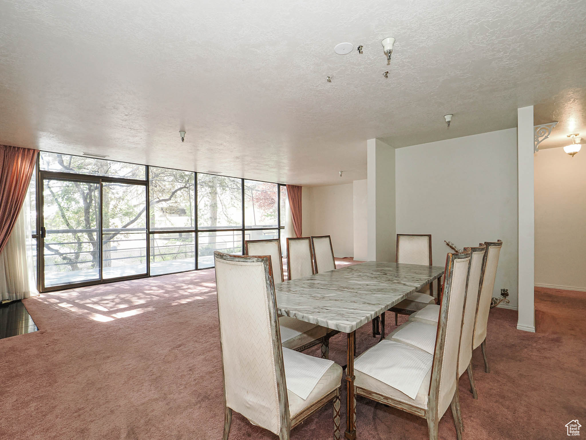 GOVERNORS PLAZA - Residential