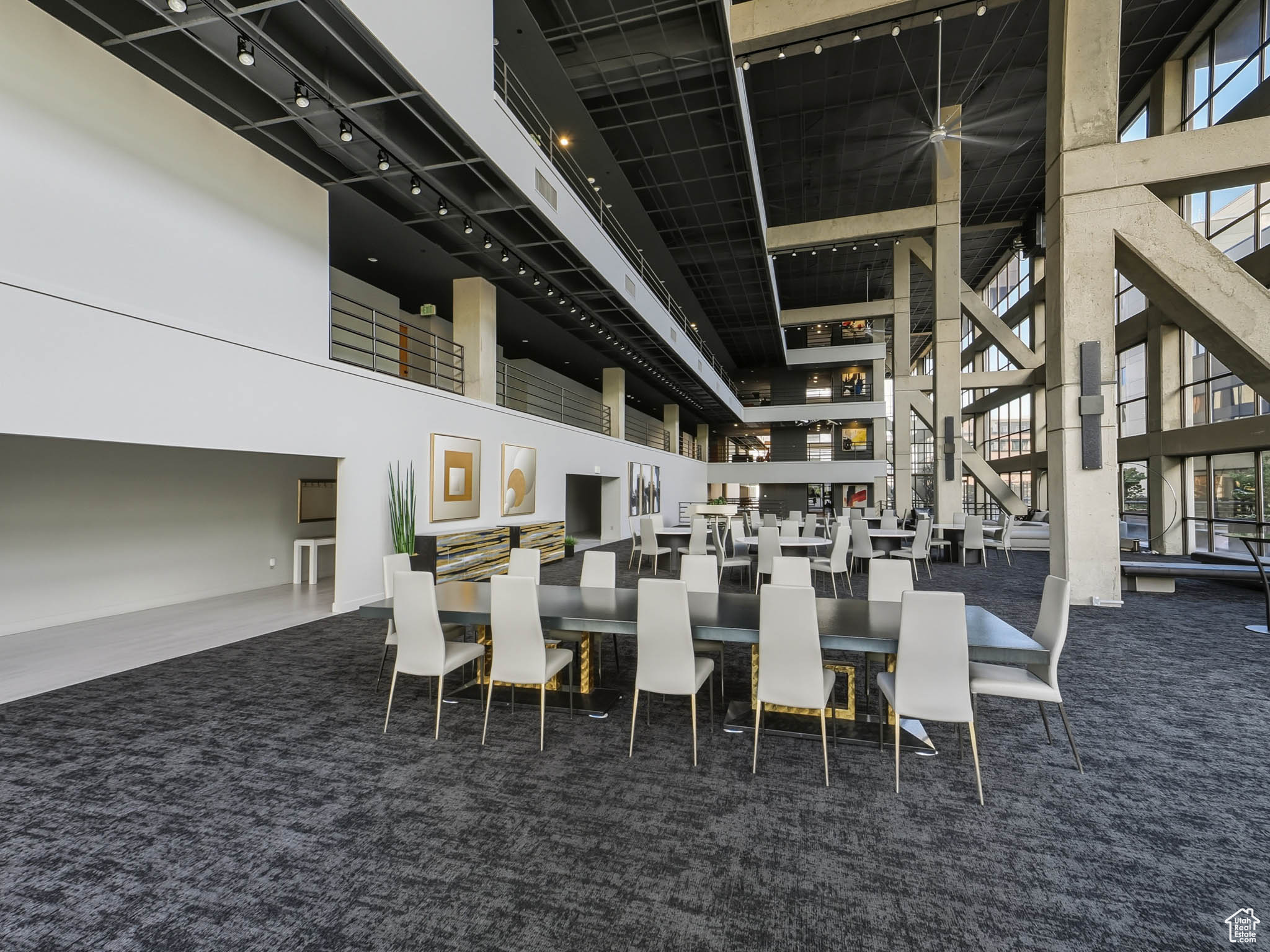 GOVERNORS PLAZA - Residential