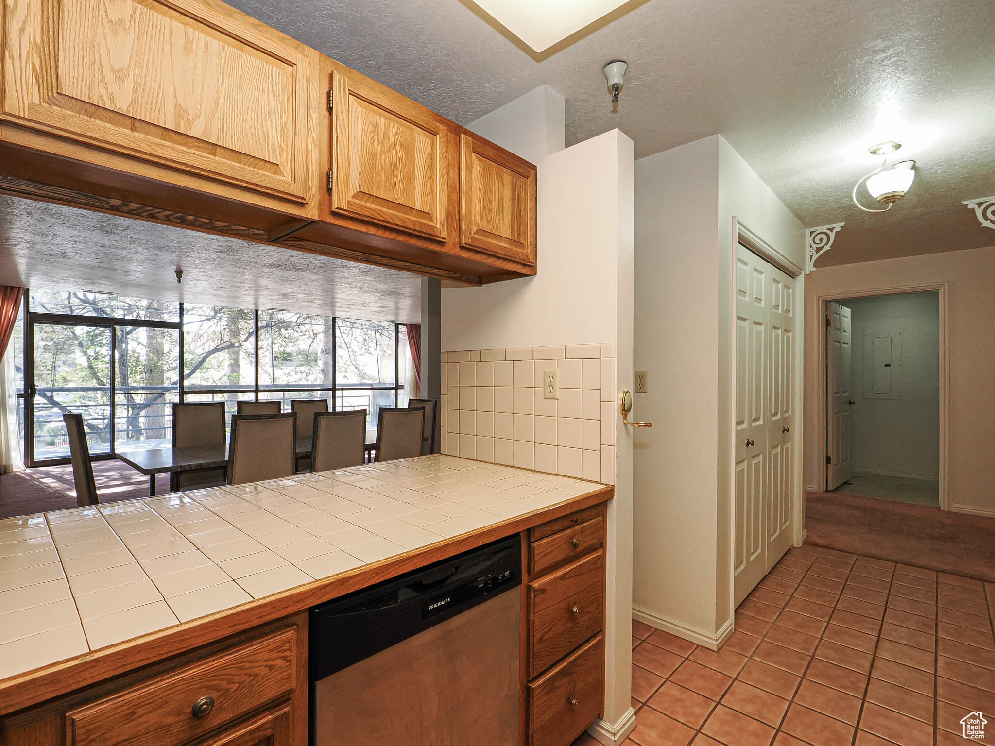 GOVERNORS PLAZA - Residential