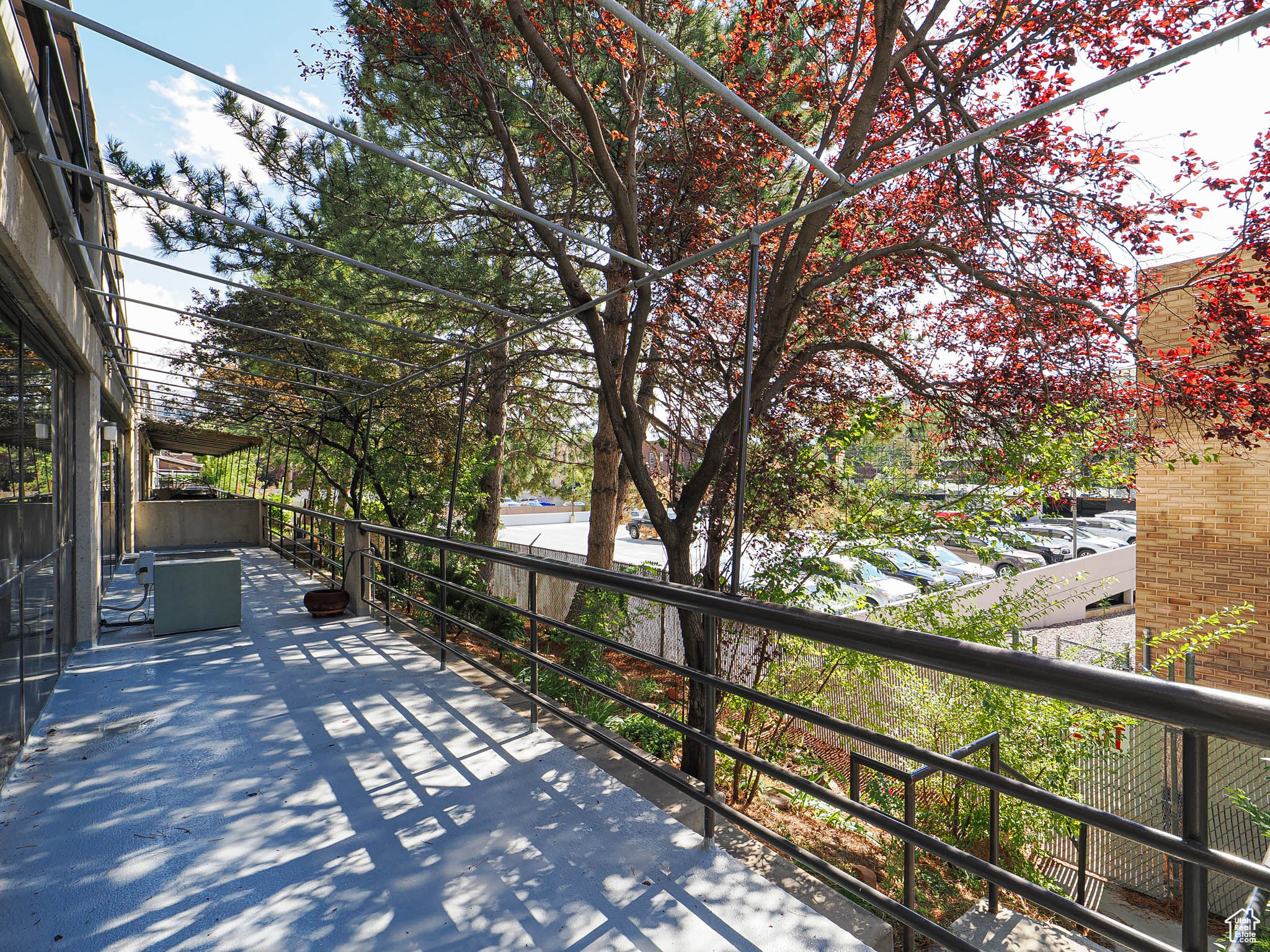 GOVERNORS PLAZA - Residential
