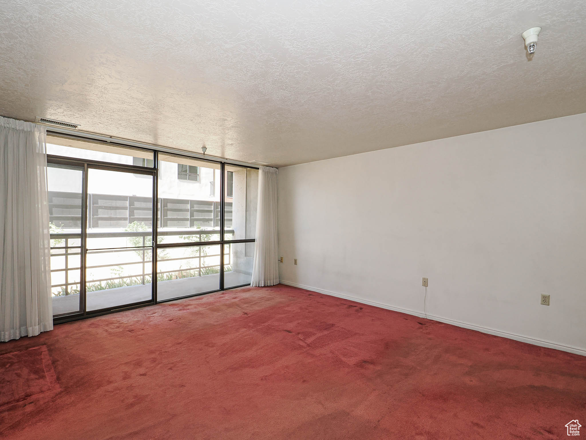 GOVERNORS PLAZA - Residential