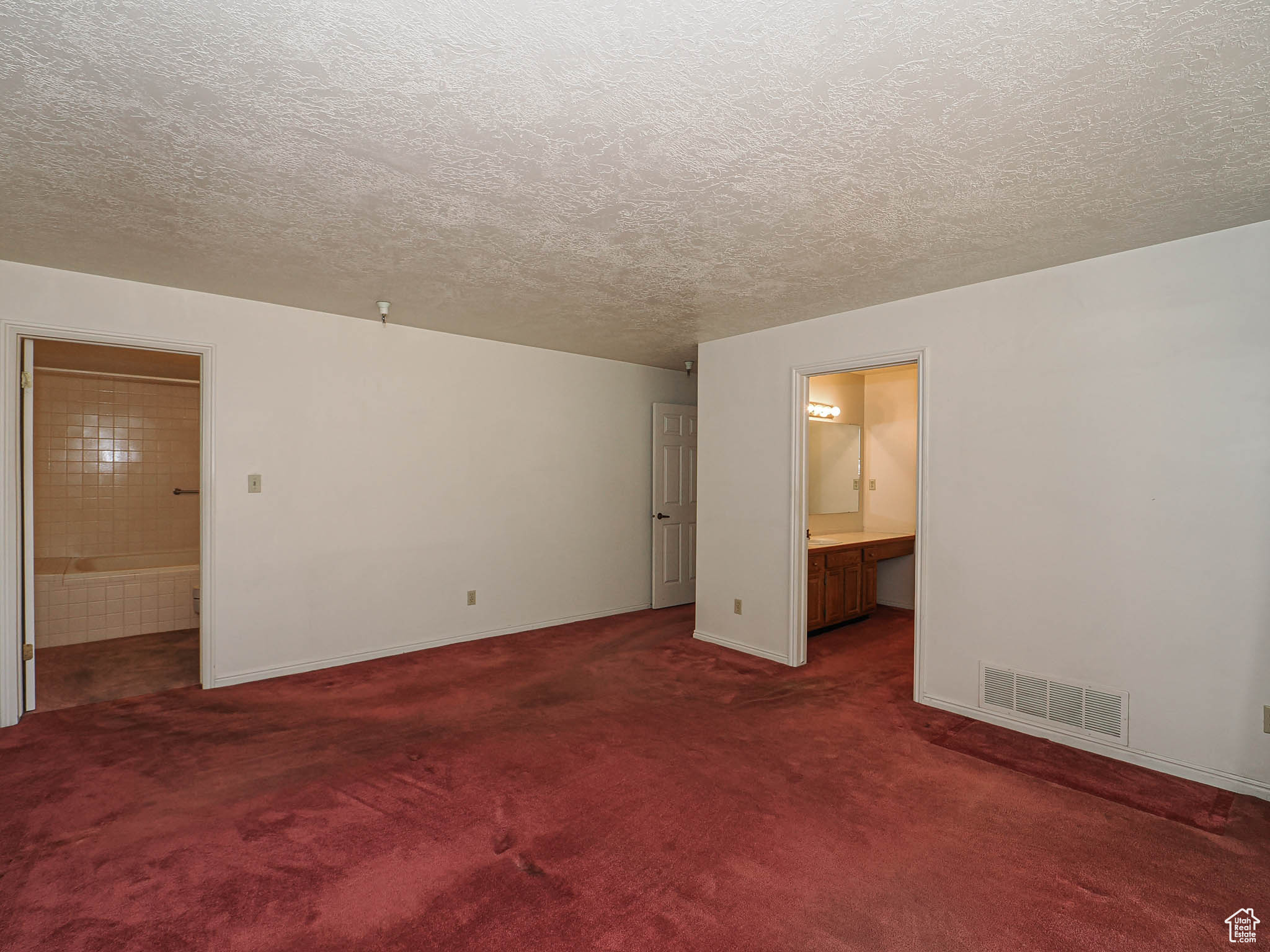 GOVERNORS PLAZA - Residential