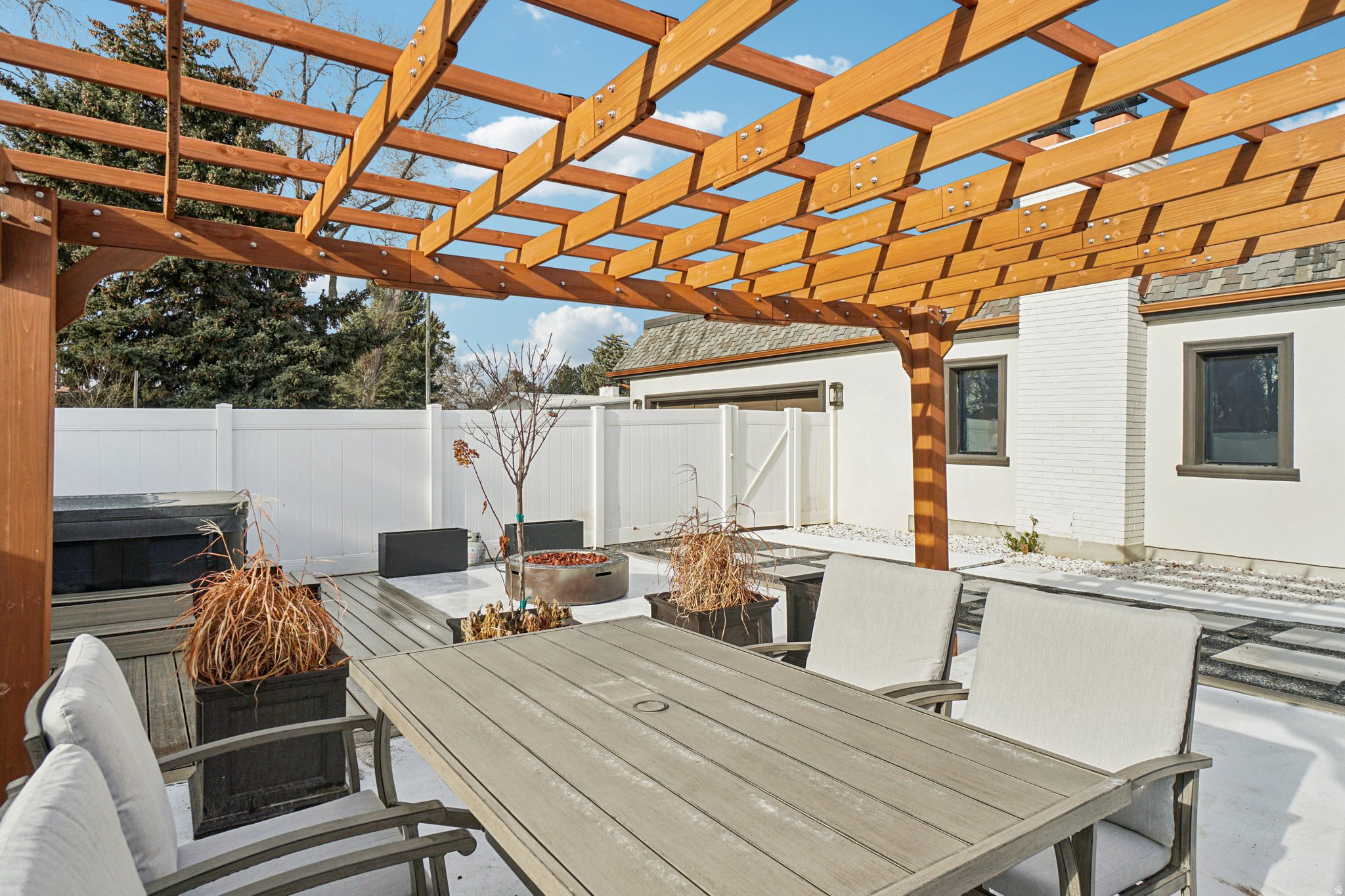 LAKEWOOD - Residential