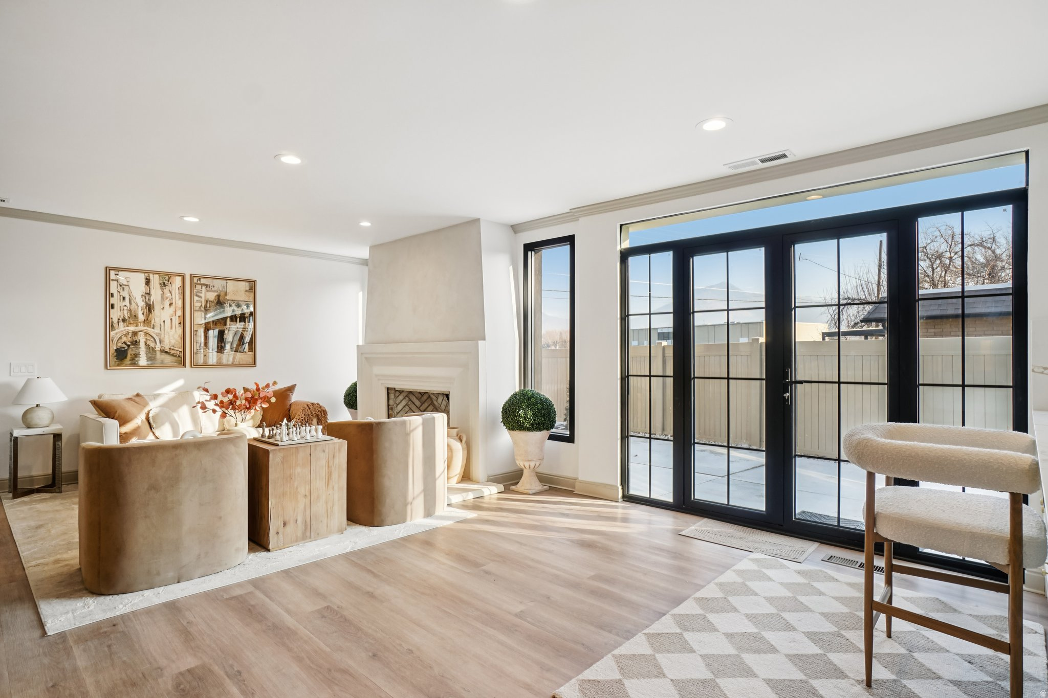 LAKEWOOD - Residential