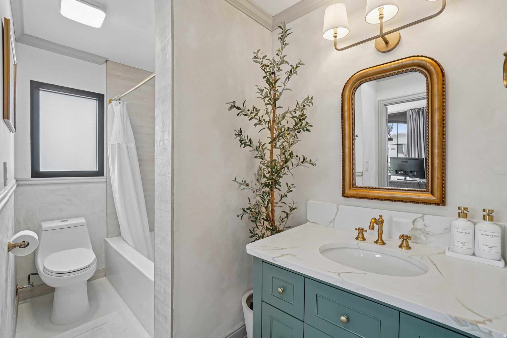 LAKEWOOD - Residential