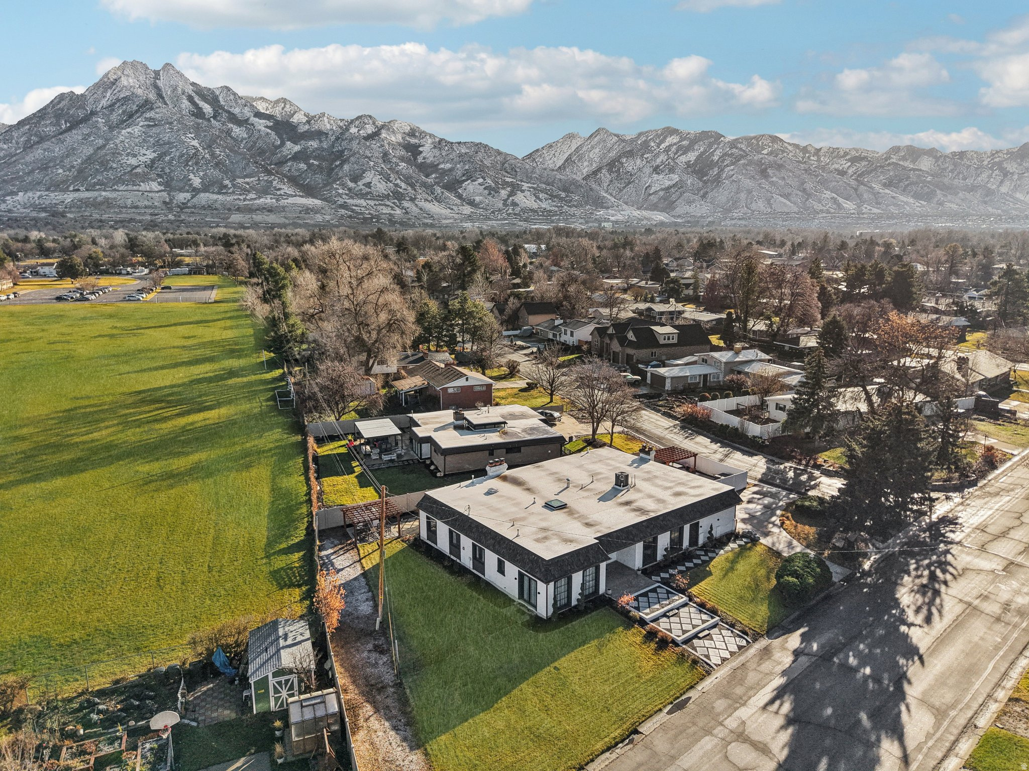 LAKEWOOD - Residential