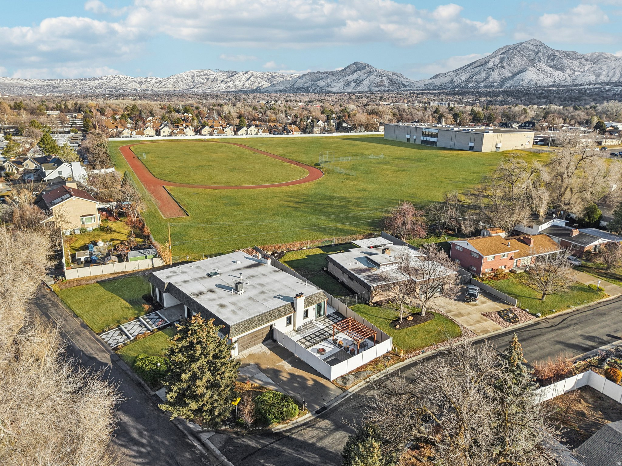 LAKEWOOD - Residential