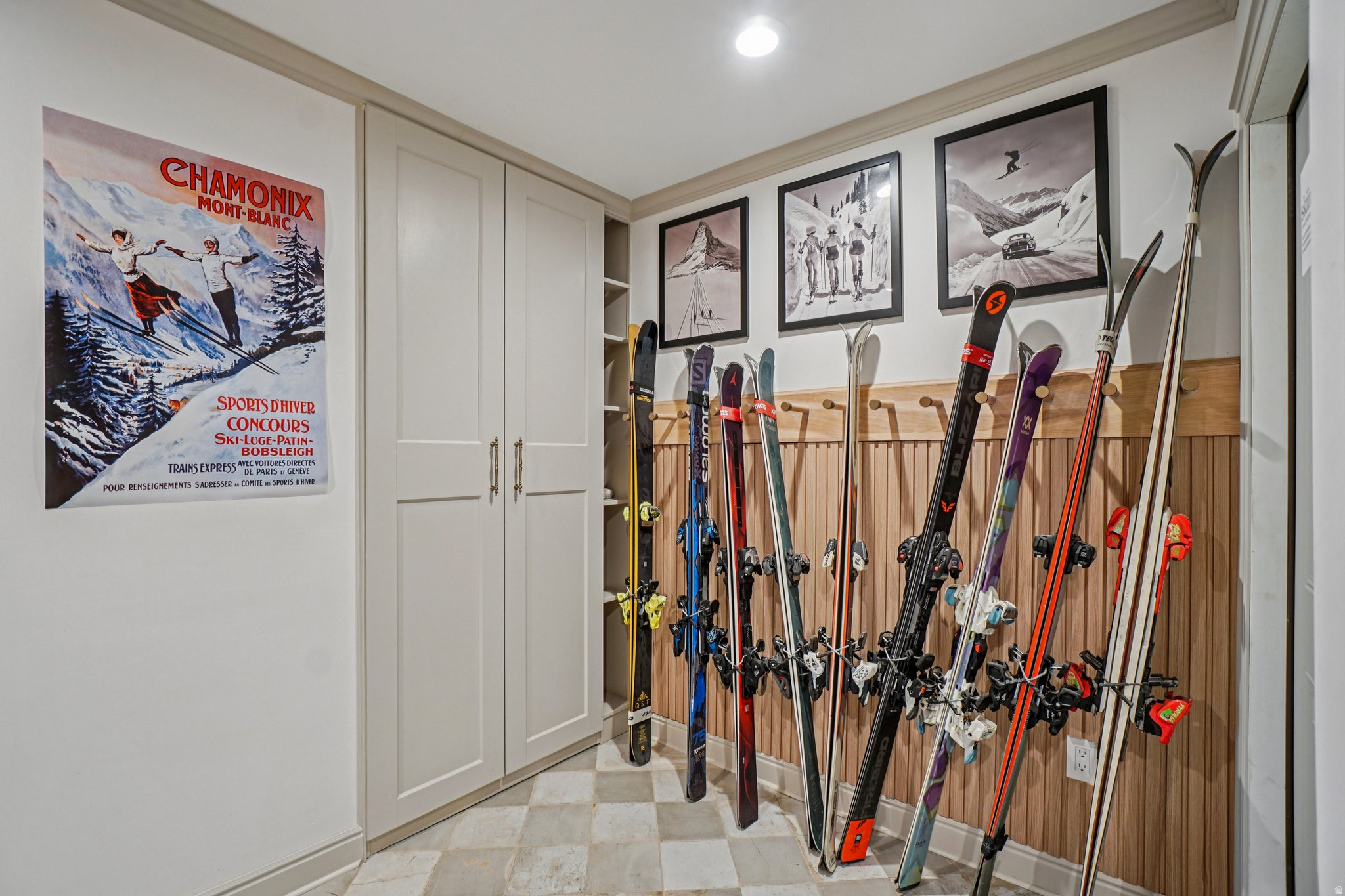 LAKEWOOD - Residential