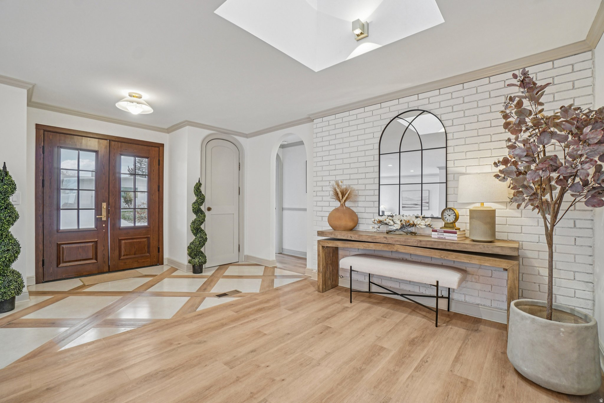 LAKEWOOD - Residential