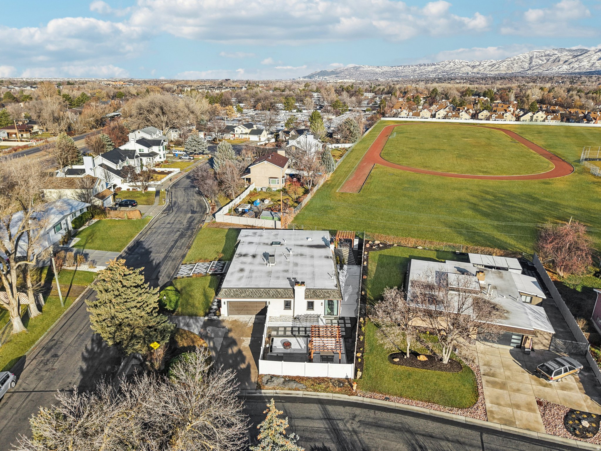 LAKEWOOD - Residential