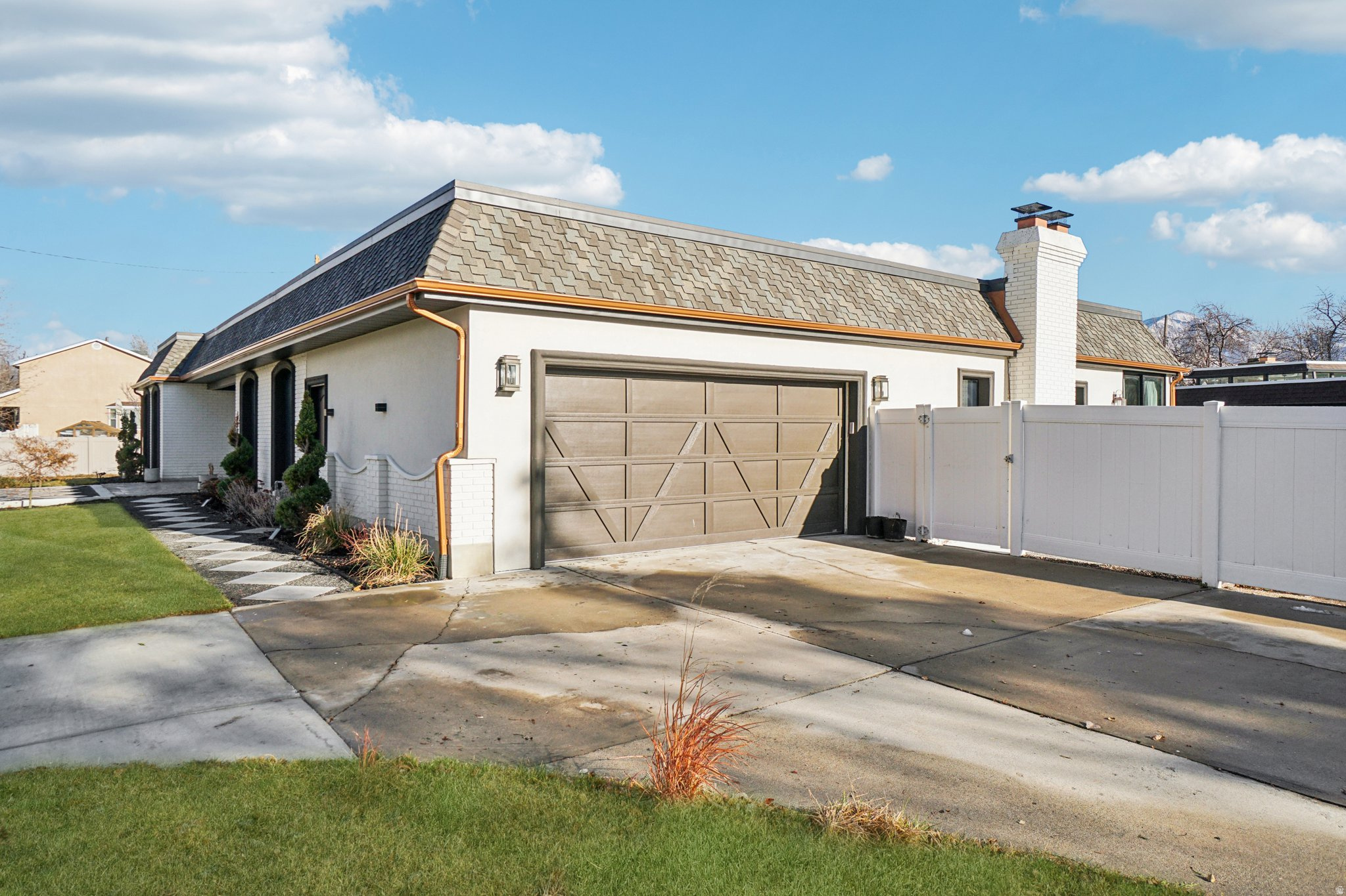 LAKEWOOD - Residential