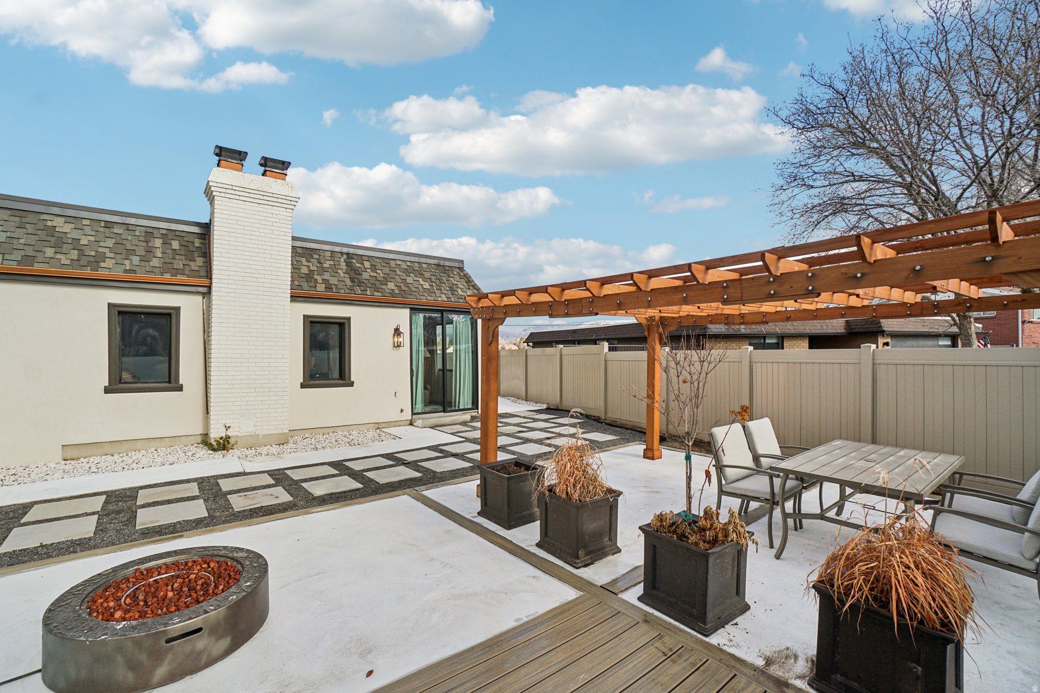 LAKEWOOD - Residential