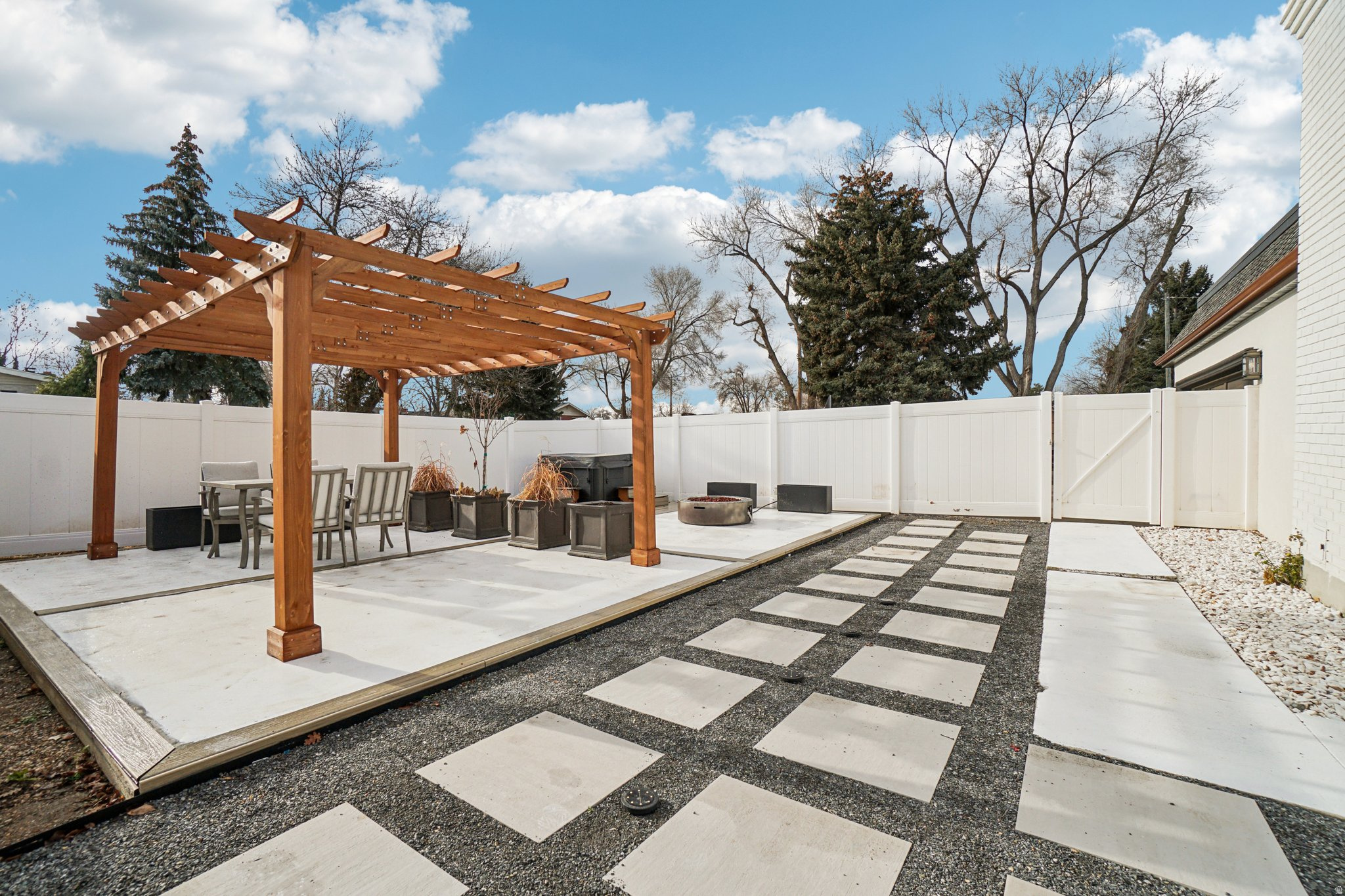 LAKEWOOD - Residential