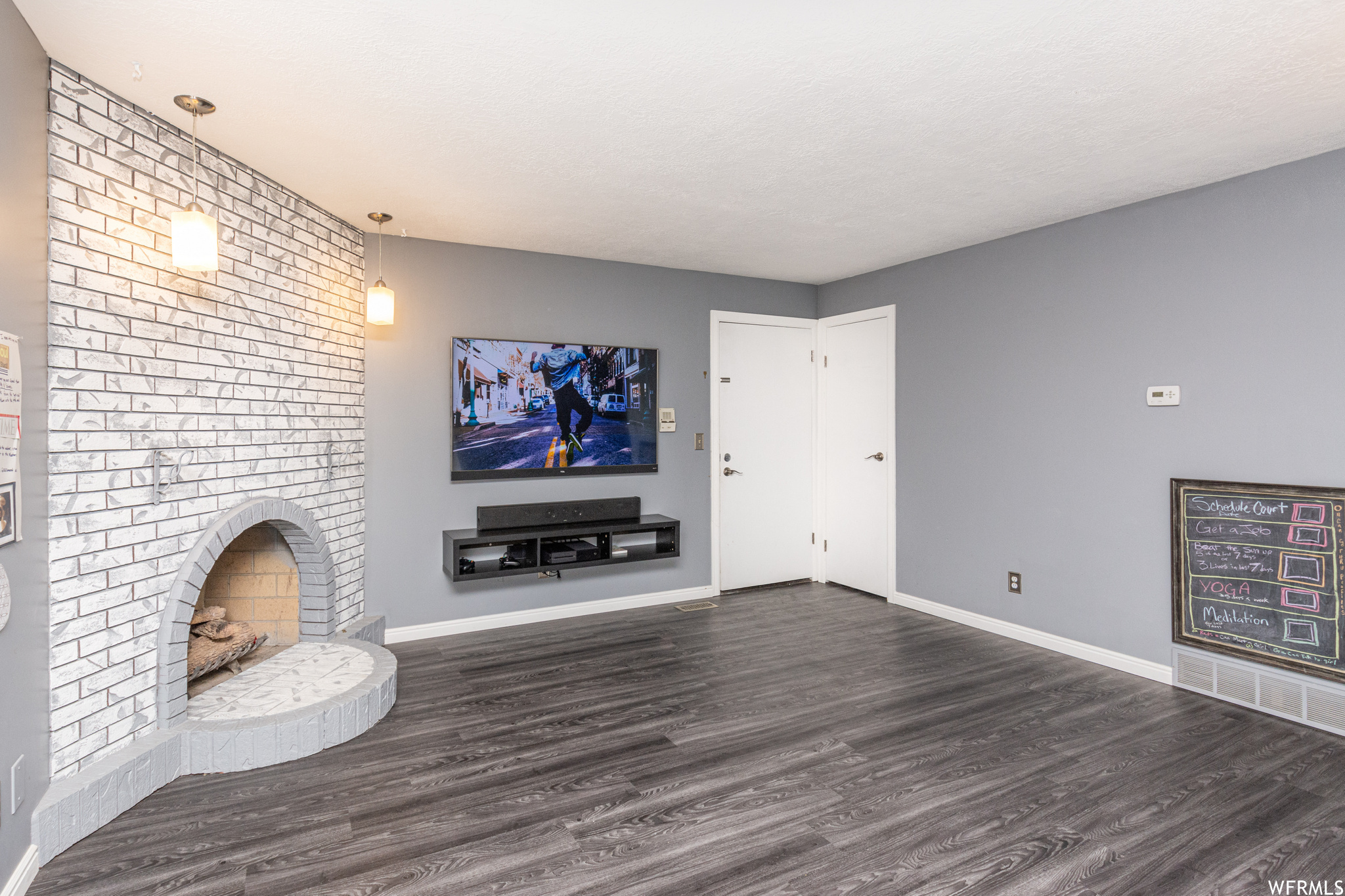 ROSEWOOD MANOR - Residential