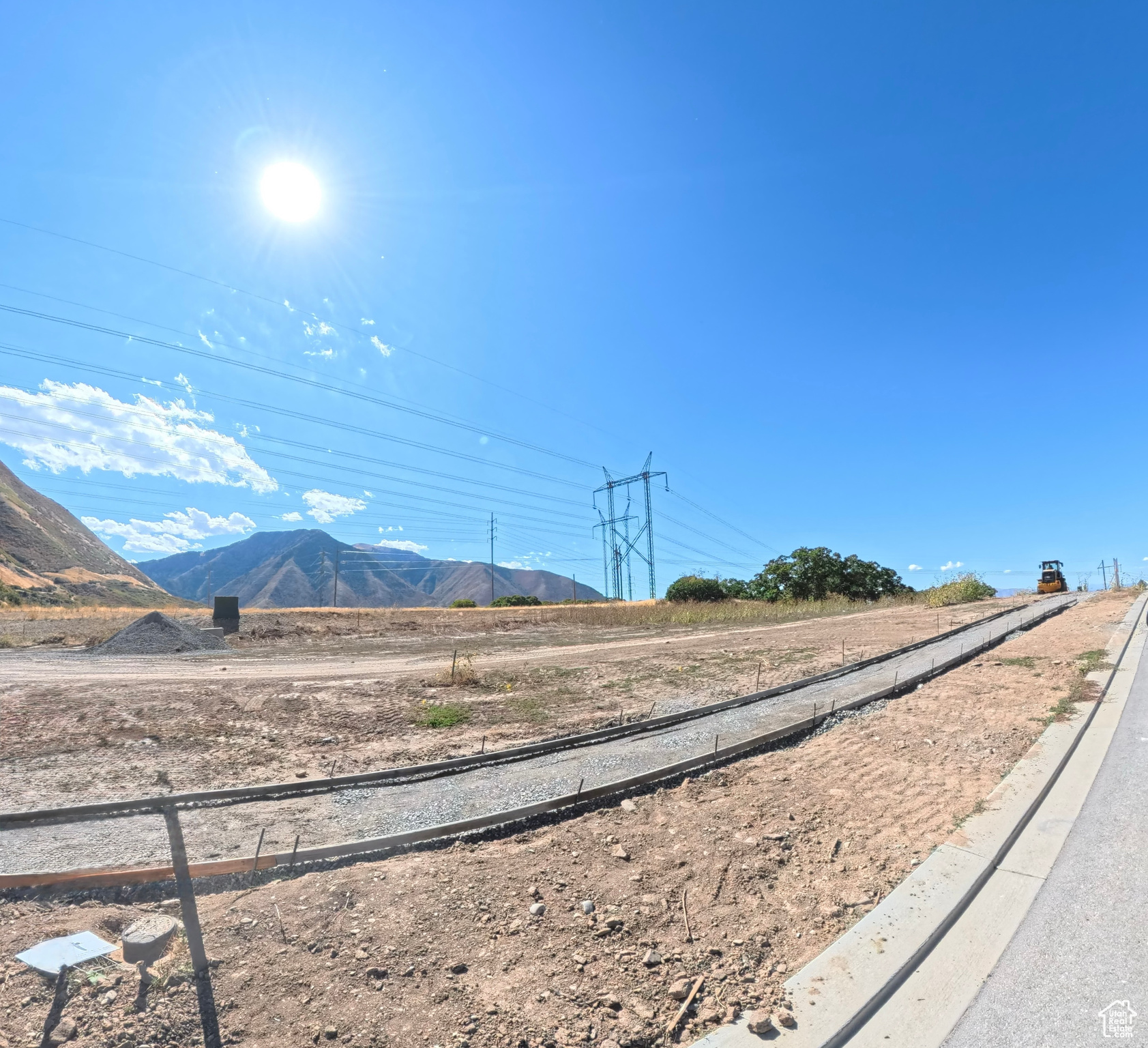 HIDDEN HOLLOW - Land