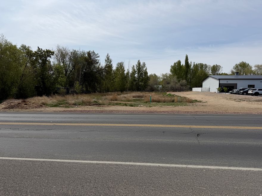 Absolutely wonderful 1 acre Commercial Lot adjacent to Warriors Warehouse!  Close to all amenities, this is the perfect spot for your business.  All the utilities are in the front easement with electrical brought over to east side of property also.  Buyer to verify all information.