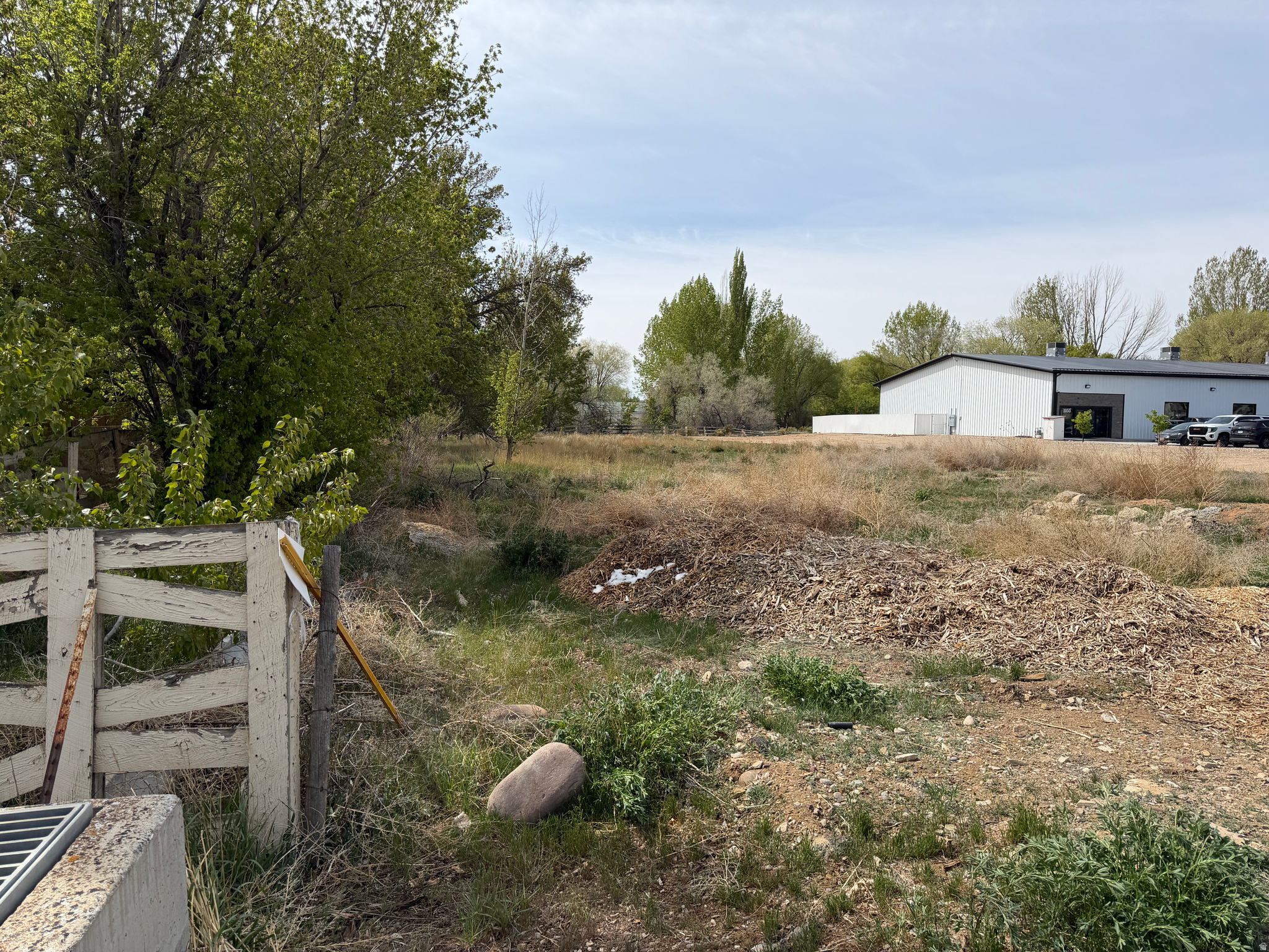 WARRIORS WAREHOUSE - Land