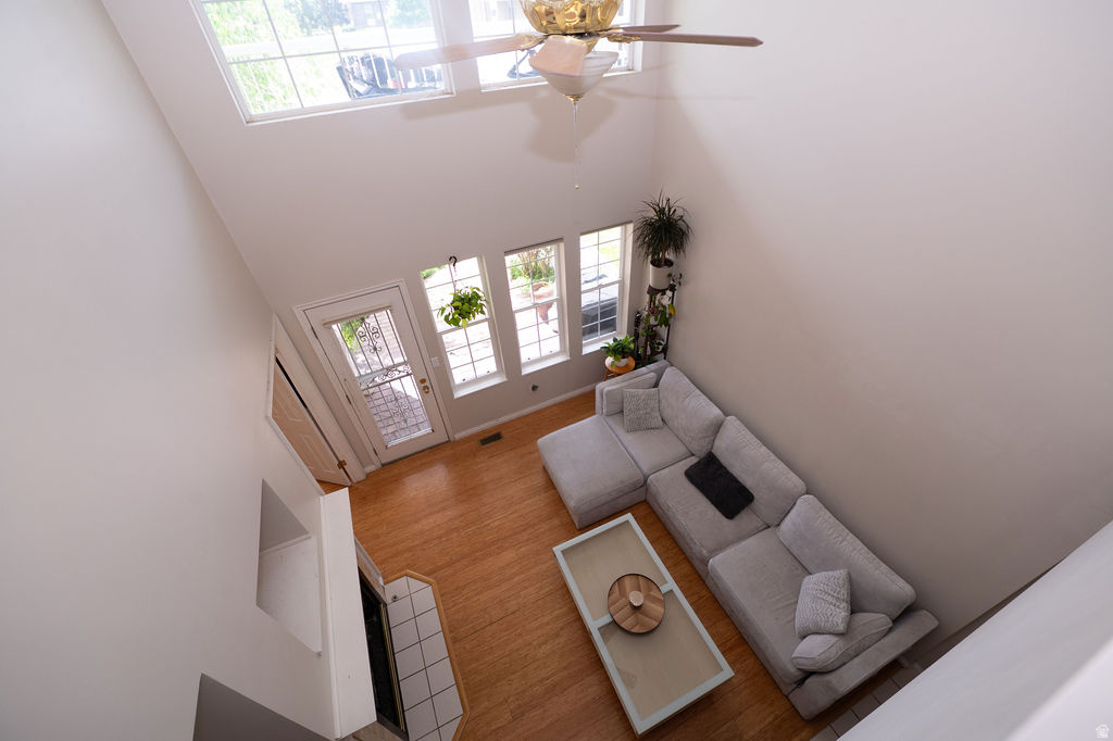 COUNTRY COTTAGES - Residential