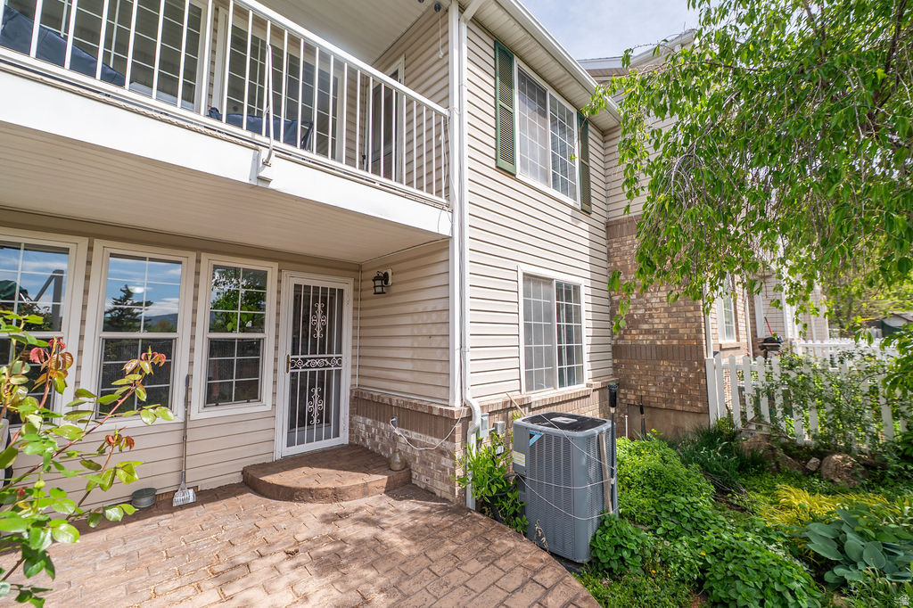 COUNTRY COTTAGES - Residential