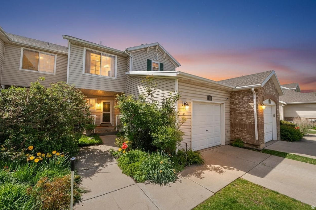 COUNTRY COTTAGES - Residential