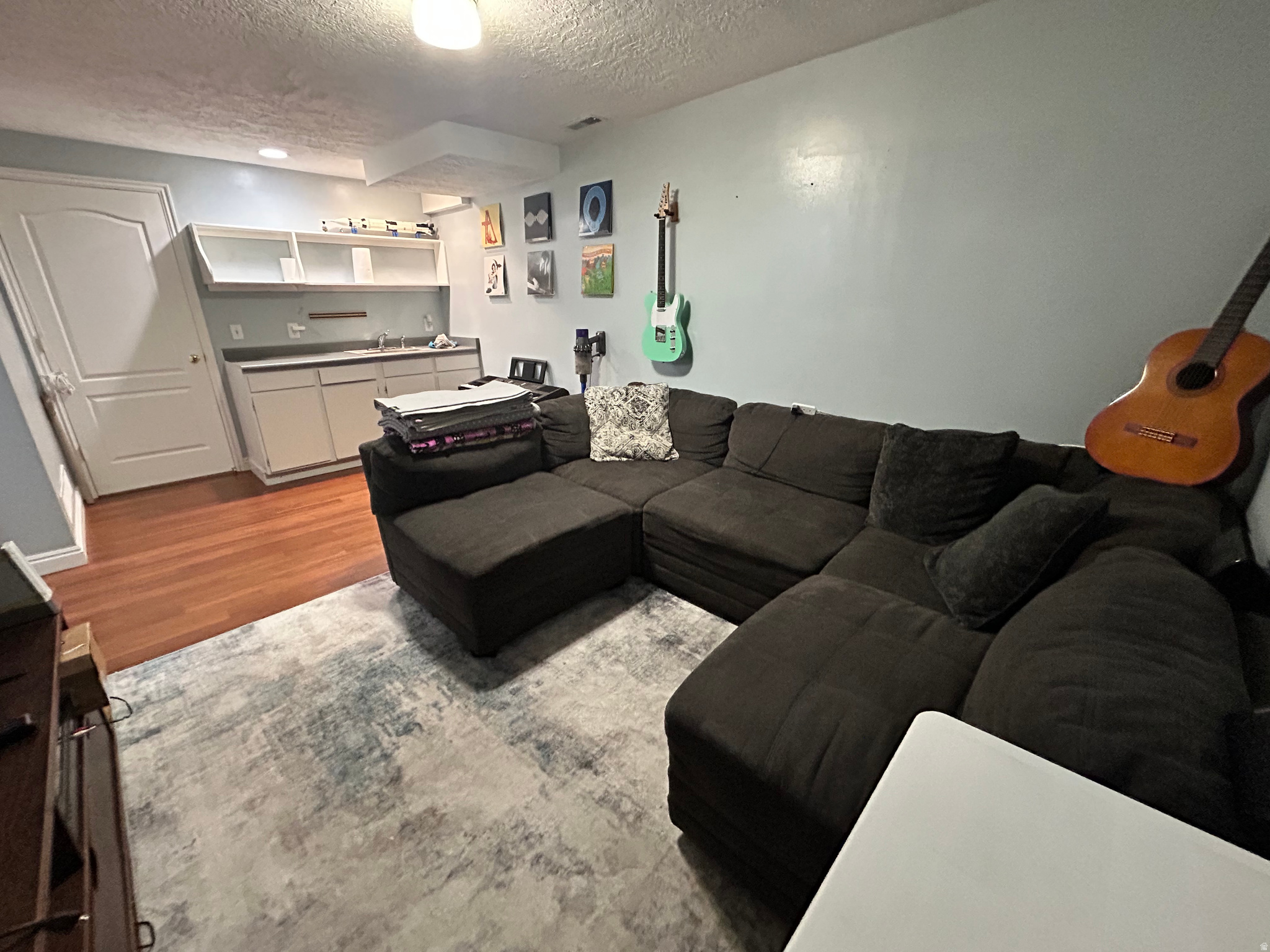 COUNTRY COTTAGES - Residential