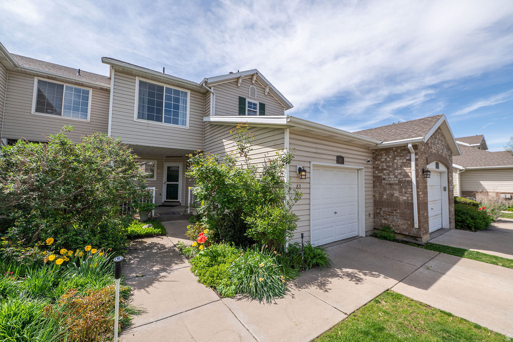 COUNTRY COTTAGES - Residential