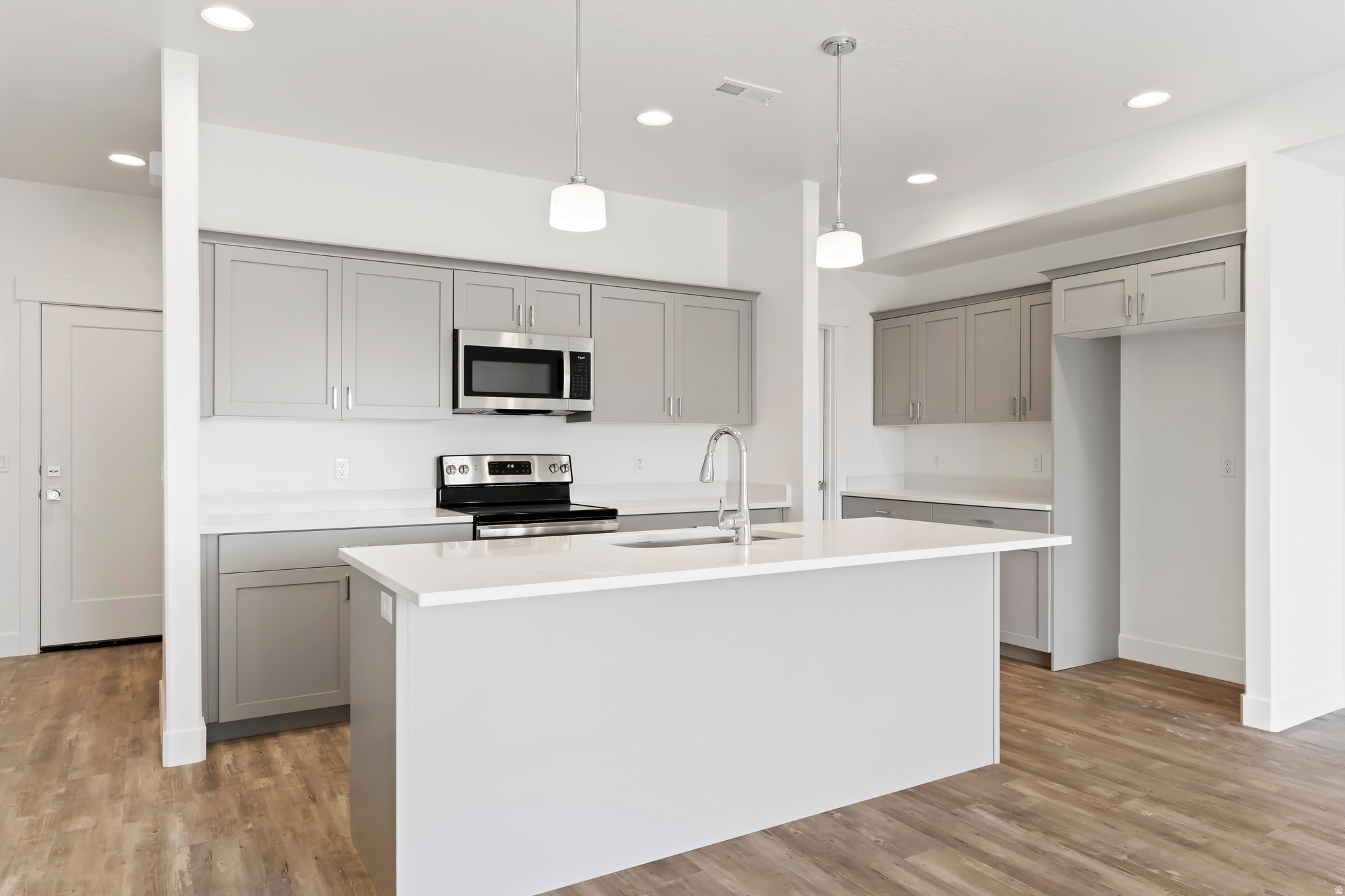 RC'S PARKWEST - Residential