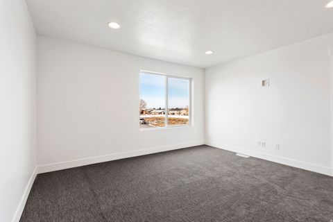 Tiny photo for 1667 W 2770 S #206, Syracuse, UT 84075 (MLS # 2123670)