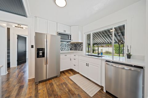 Tiny photo for 5762 S MCMILLAN CIR E, Salt Lake City, UT 84107 (MLS # 2120601)